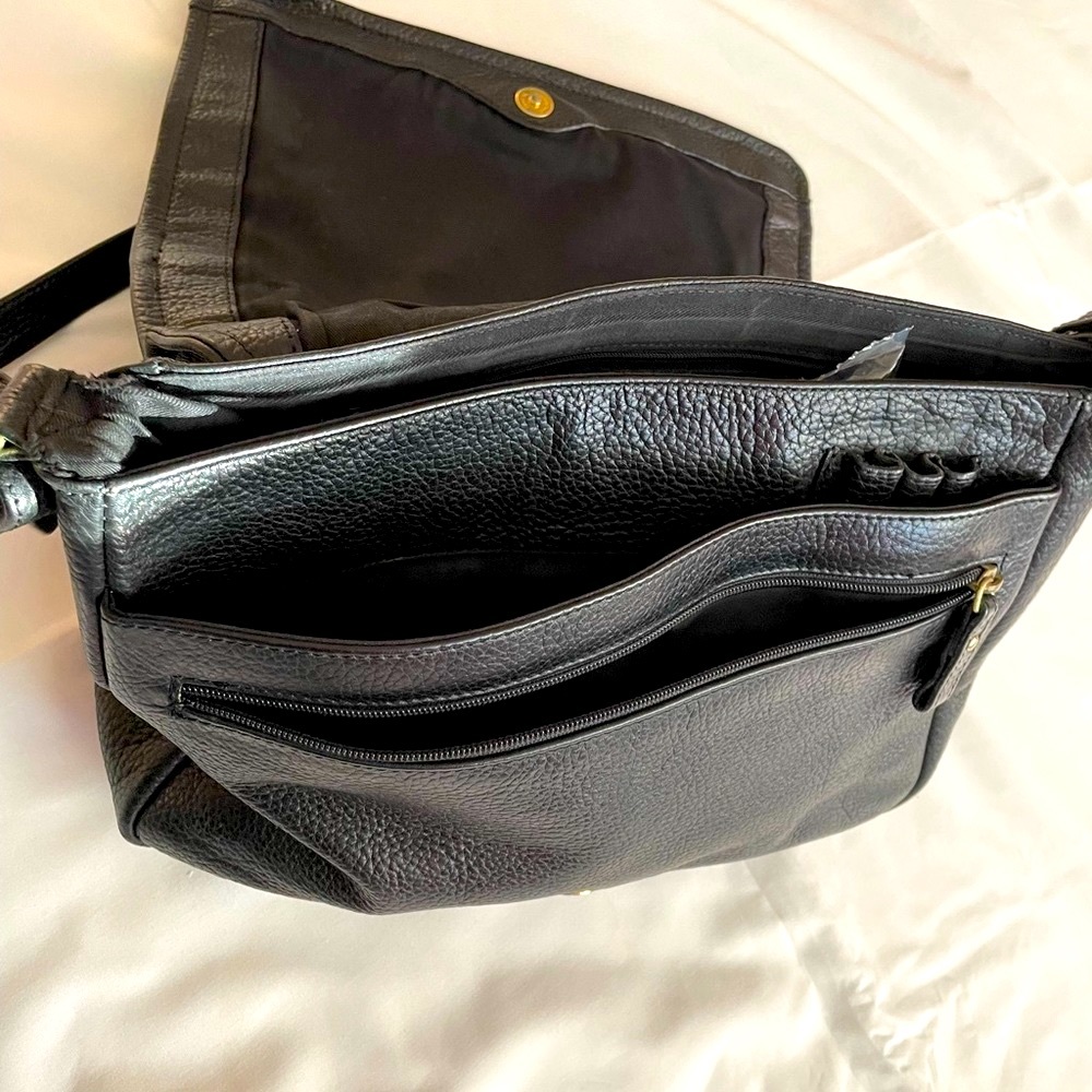 Liz Claiborne Black Leather Crossbody Shoulder Bag - Picture 6 of 14